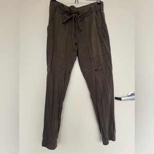 cloth & stone Olive Cargo Joggers w/ Drawstring
